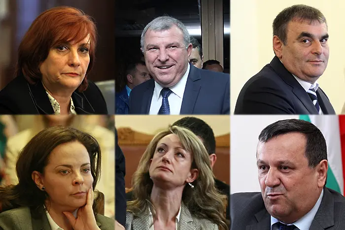 Шестима министри на мушка за смяна