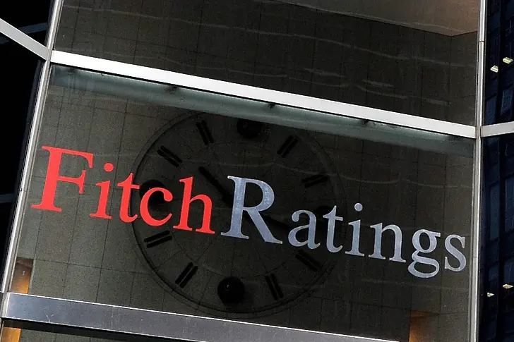 И Fitch понижи кредитния рейтинг на Русия до ниво 