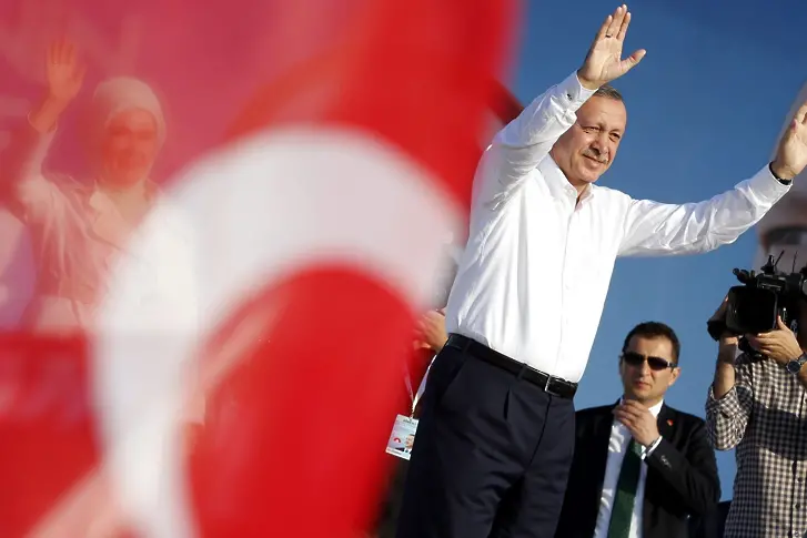След 12 години като премиер Ердоган посяга към президентството