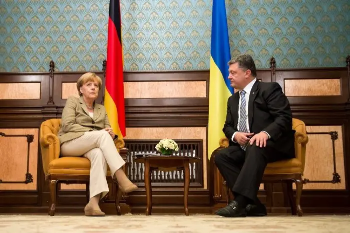 Меркел от Киев: Не можеш сам да наложиш мир