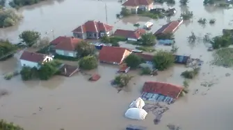 Хората с потопени домове в Мизия - закононарушители