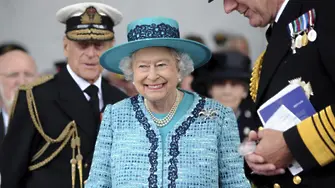 Кралица Елизабет II си купи 2 улици