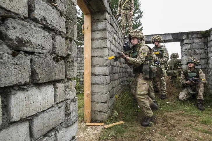НАТО започна учения край Русия, готви маневри и в Украйна