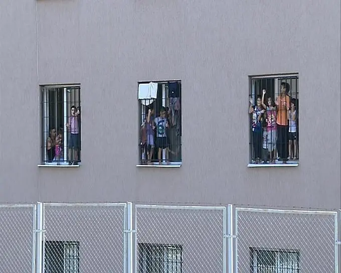 Хванаха 78 нелегални имигранти в хостел в София