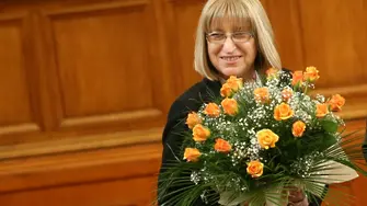 Без изненади: Цецка Цачева е новият шеф на парламента