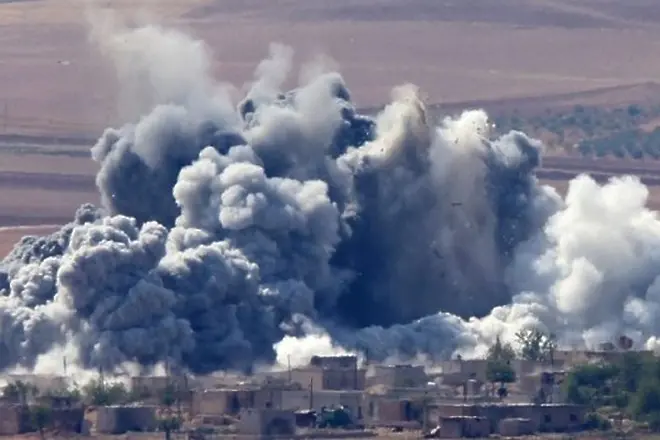 200 кюрди минаха през Турция, вече се бият в Кобане