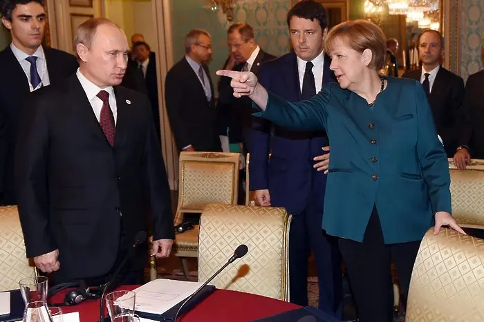 Путин и Меркел – нощ на късане на нерви
