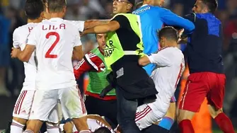 Безредици прекратиха мача Сърбия - Албания (видео)