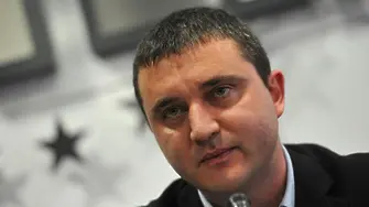 Горанов: Сега не е моментът за вдигане на осигуровките