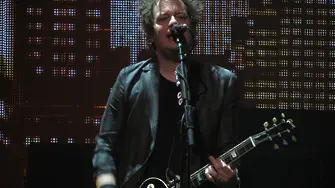Китаристът на Green Day се разболя от рак, лечим е