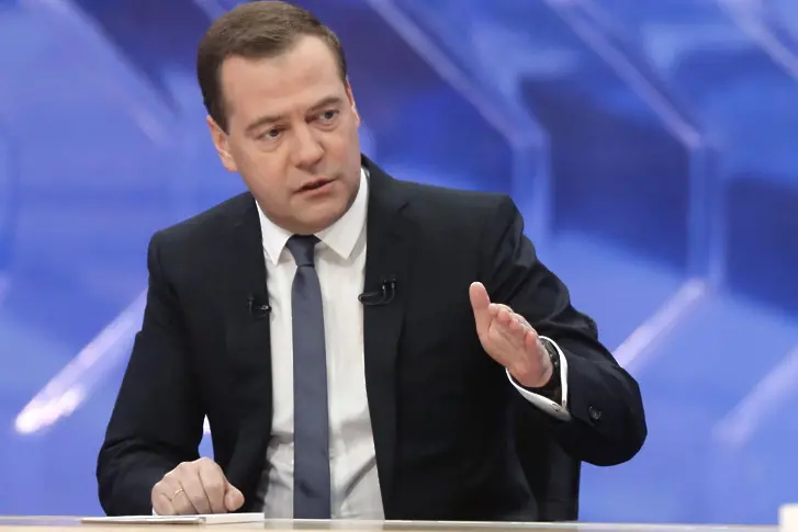 Медведев плаши Украйна с 