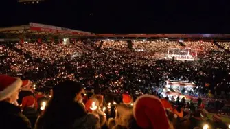 27 500 фенове на немски тим срещнаха Коледа на стадиона (видео)