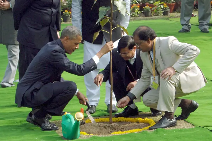 Обама на безпрецедентна визита в Индия - САЩ ще строят там АЕЦ