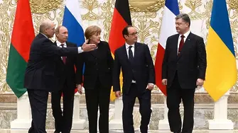 Светът очаква резултата след цяла нощ преговори в Минск