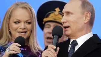 Путин пя химна на Червения площад