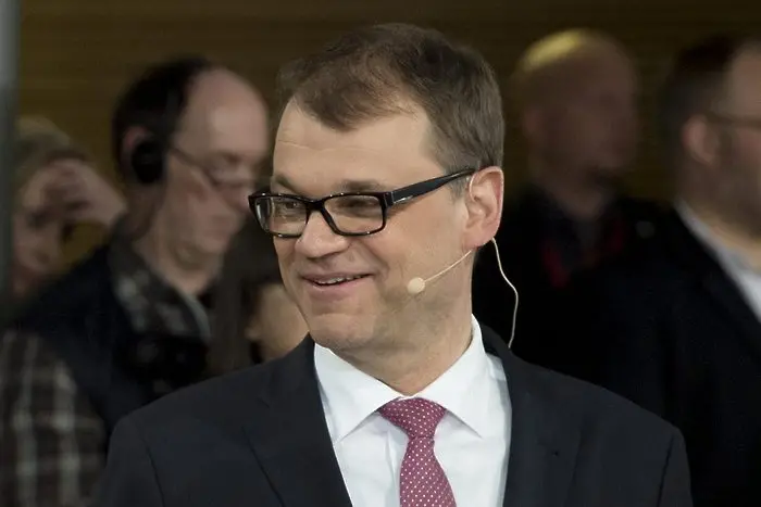 Премиерът на Финландия покани бежанци в дома си
