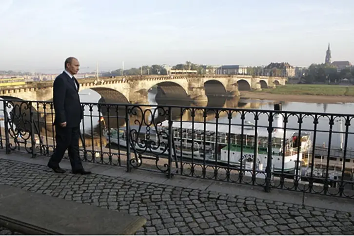 Путин се върнал от Дрезден с пералня втора ръка и искал да стане таксиджия