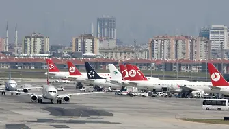 Паника в Истанбул - заплаха за бомба в тоалетната на самолет