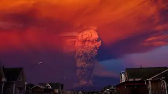 10 км колона от пепел над вулкана в Чили (снимки+видео)
