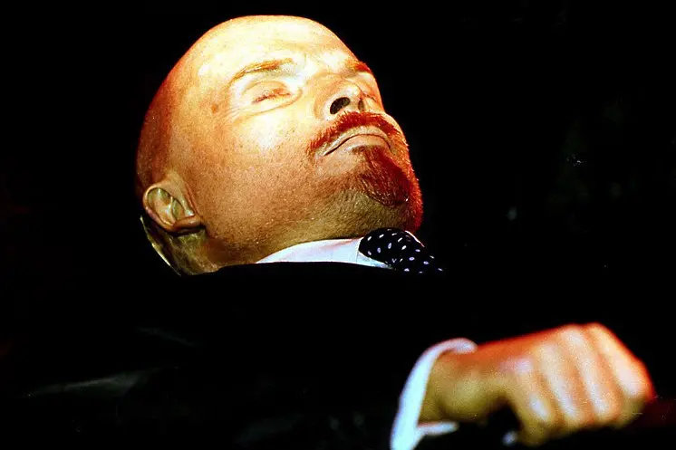 Излъскали мумията на Ленин за Деня на победата