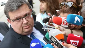 Цацаров призна, че нямало пари за счетоводна експертиза на КТБ