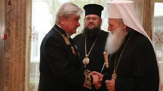 Патриархът, Симеон и Овчаров на прием в посолството на Русия