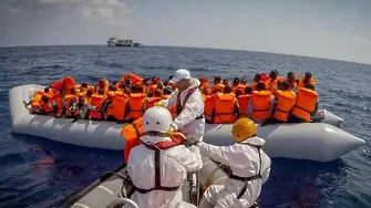 400 спасени след преобръщане на лодка в Средиземно море