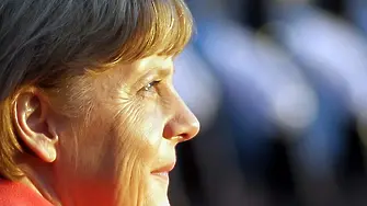Вижте как Меркел разплака дете на имигранти (видео)