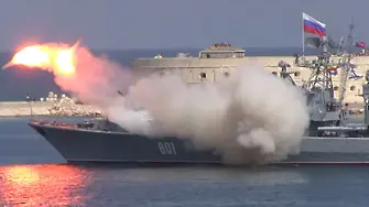 Ракета се взриви при изстрелване от руски кораб (видео)