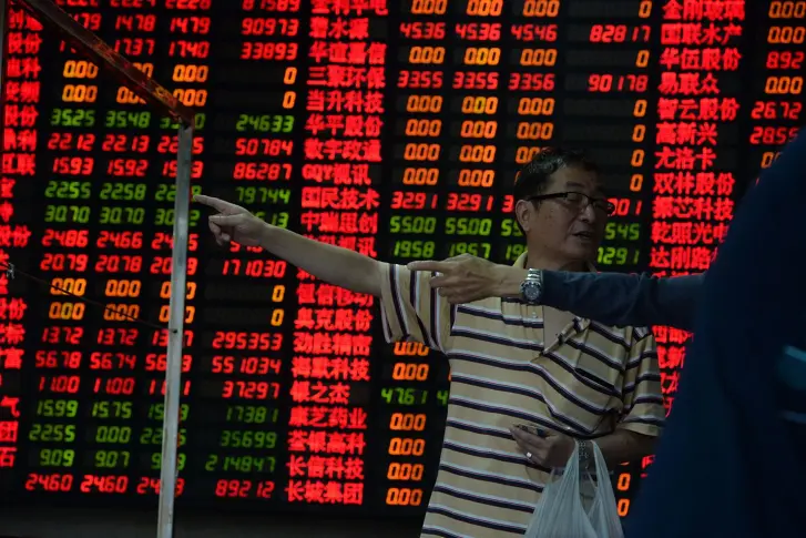 Китайските пазари се сринаха