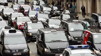 Таксиджии блокираха Брюксел в протест срещу 