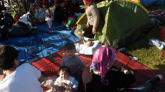 Бежанци от Сирия започнаха гладна стачка край Одрин (снимки)