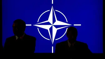 Кабинетът елегантно отстъпва от финансов ангажимент към НАТО