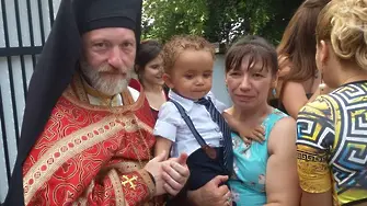 Отец Рафаил с предложение към Синода: Ян Бибиян общува с дявола Фют. Това не е православно