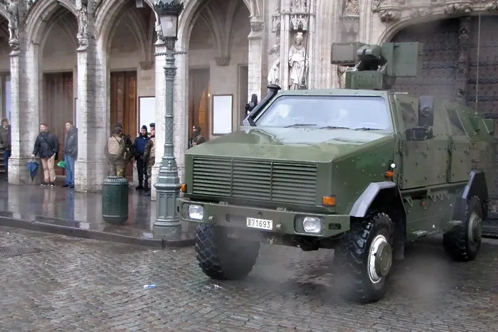 Брюксел чака атентат, армията - по улиците