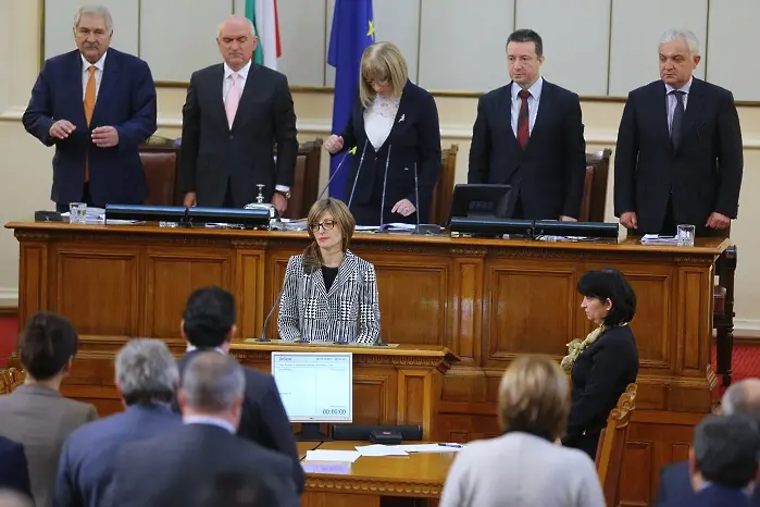 Избрана е. Екатерина Захариева вече е правосъден министър
