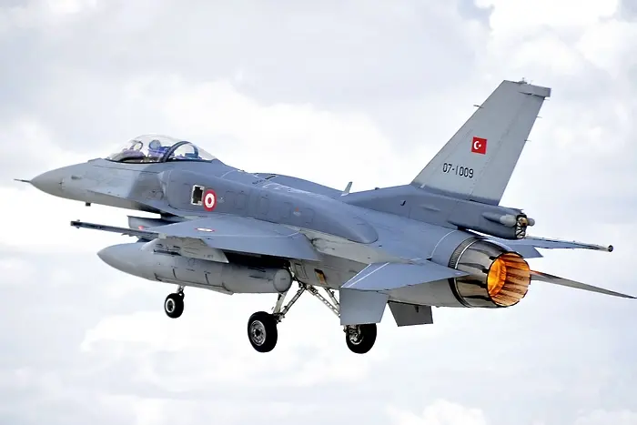 Шест турски F-16 нарушили гръцкото въздушно пространство