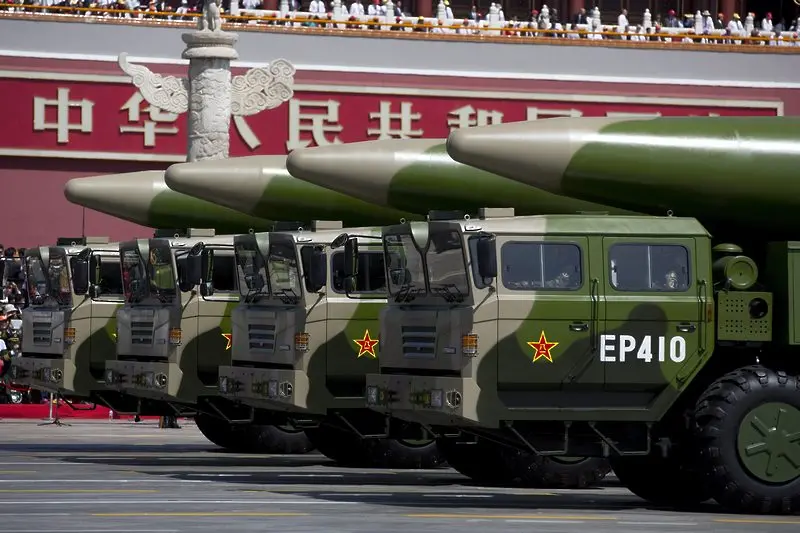 Пекин: Осъществяваме китайската мечта за военна мощ