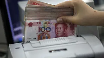 Китайските валутни резерви паднаха с $99,5 млрд. за месец