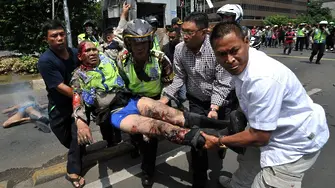 Серия от експлозии в Джакарта, жертвите вече са поне 17 (СНИМКИ)