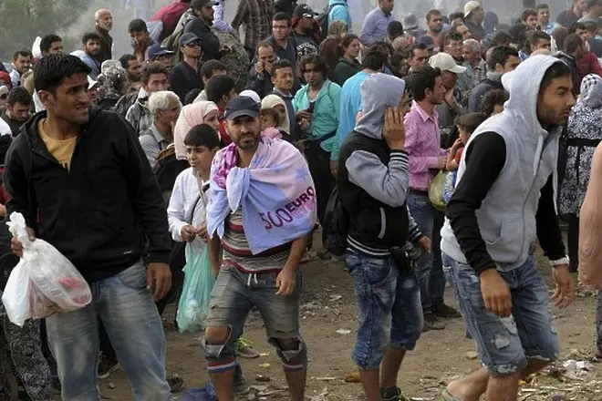 Вземаш бежанец от Турция, вадят го от квотата ти за прием от Гърция и Италия