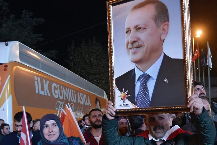 Назрява ли бунт срещу Ердоган в управляващата партия?