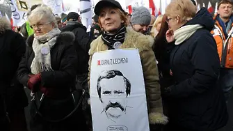 13 хиляди във Варшава подкрепиха Валенса заради агент 