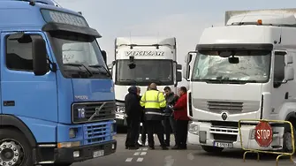 Тапа: превозвачи блокират границата с Гърция за Великден