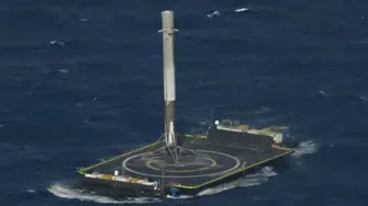 Илон Мъск го направи: Falcon 9 се приземи върху платформа в морето (ВИДЕО)