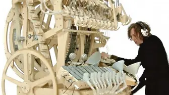Шведи изобретиха музикална машина с топчета, умопомрачителна (видео)