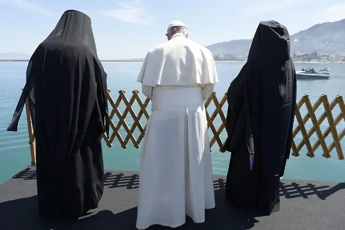 Папата и вселенският патриарх зоват за хуманност към мигрантите (СНИМКИ)