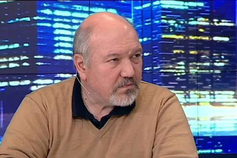 Доц. Александър Маринов: Проектира се голяма коалиция - ГЕРБ, БСП, АБВ и ПФ