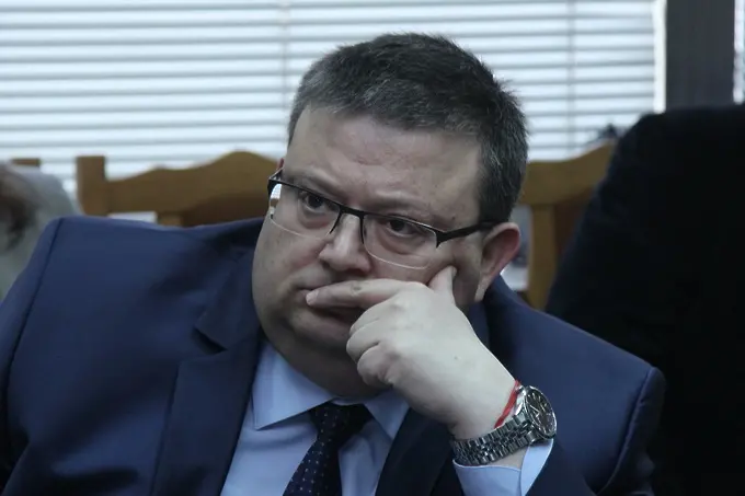 Цацаров: Към всеки съд ли да има прокуратура?
