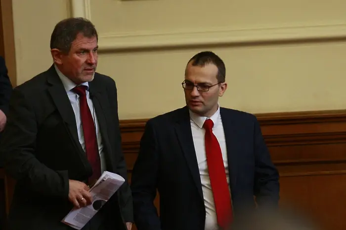 Депутати питат Горанов: Кой преведе доклада за КТБ?